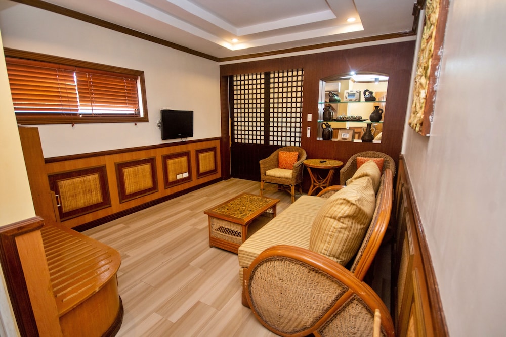 Red Coconut Beach Hotel