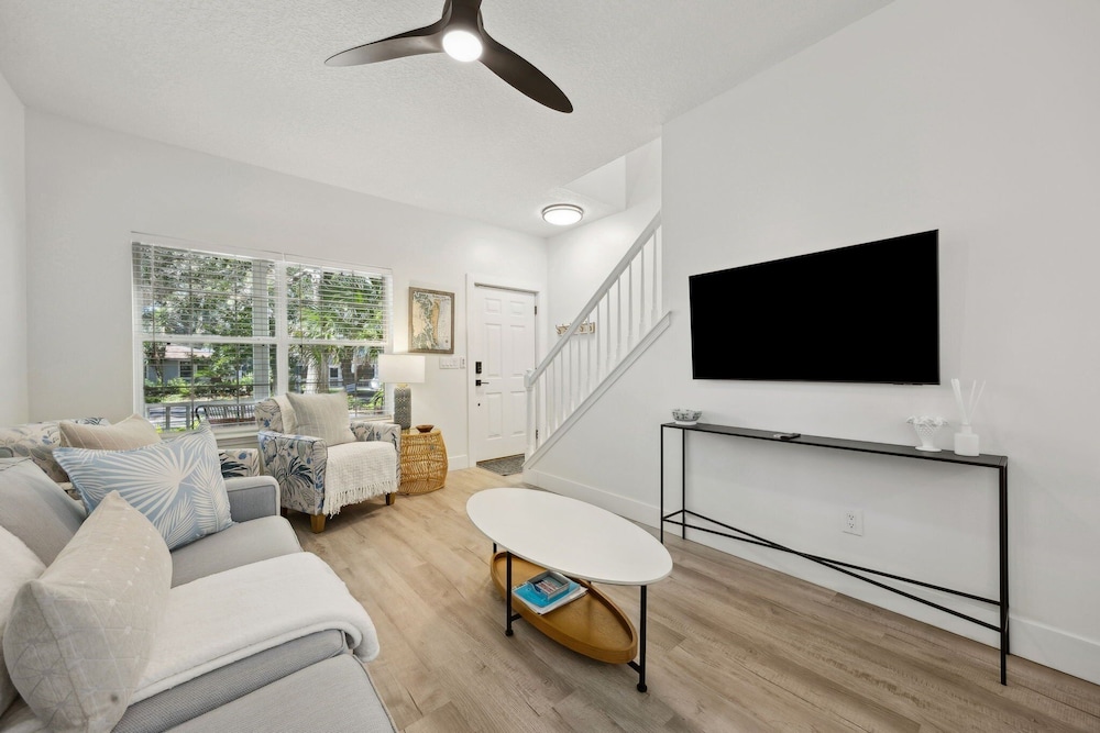 322 S. 5th Street Unit A 3 Bedroom Townhouse