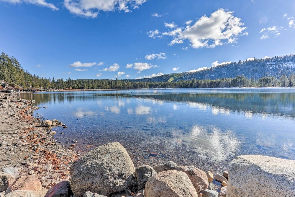 Lake Tahoe Vacations - Tahoe Donner Cabin: Deck, Trail Access, EV Charger - Property Image 12
