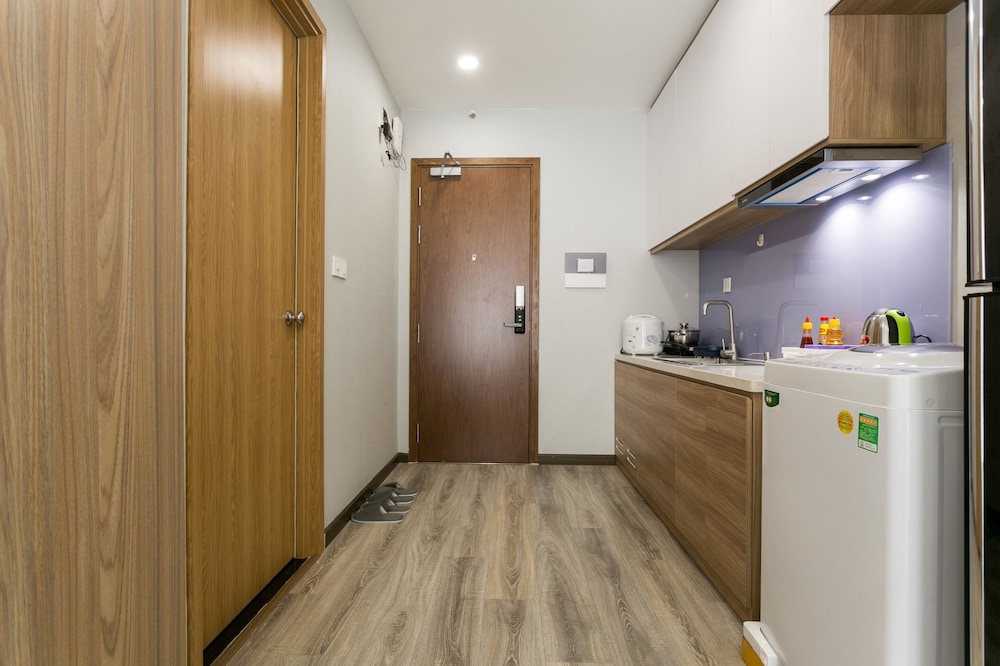 Jennifer House - Millenium Apartment