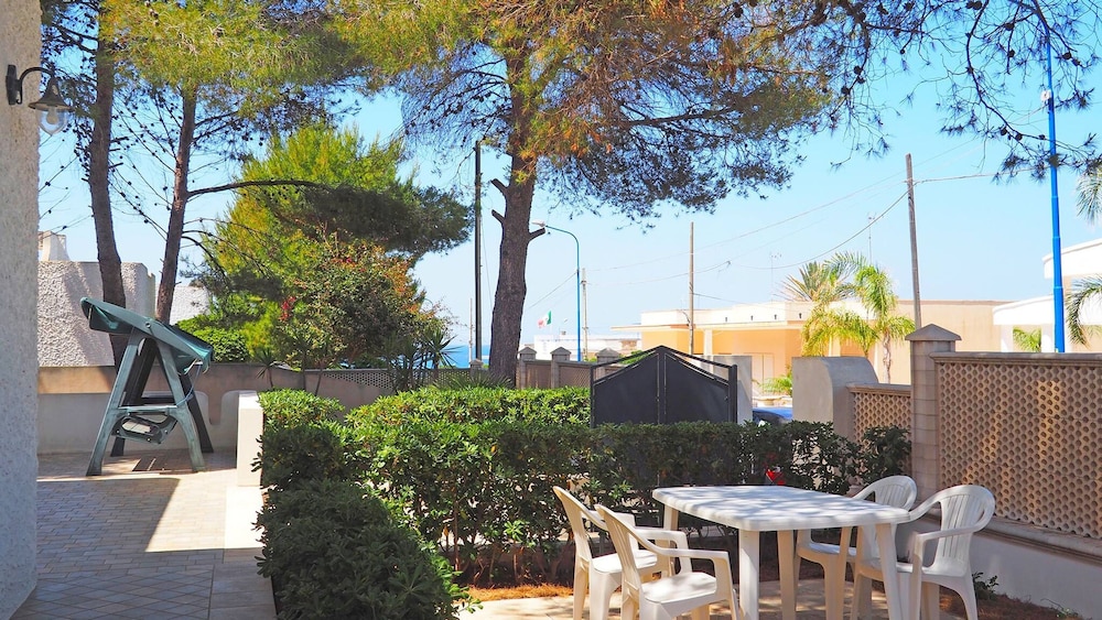 Villa Marechiaro 50 m From the sea 3 Bedrooms 2 Bathrooms