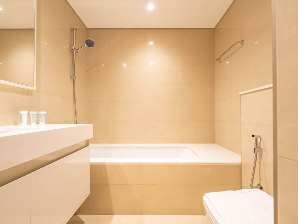 Lavishly Elegant 2BR with Breathtaking Burj View