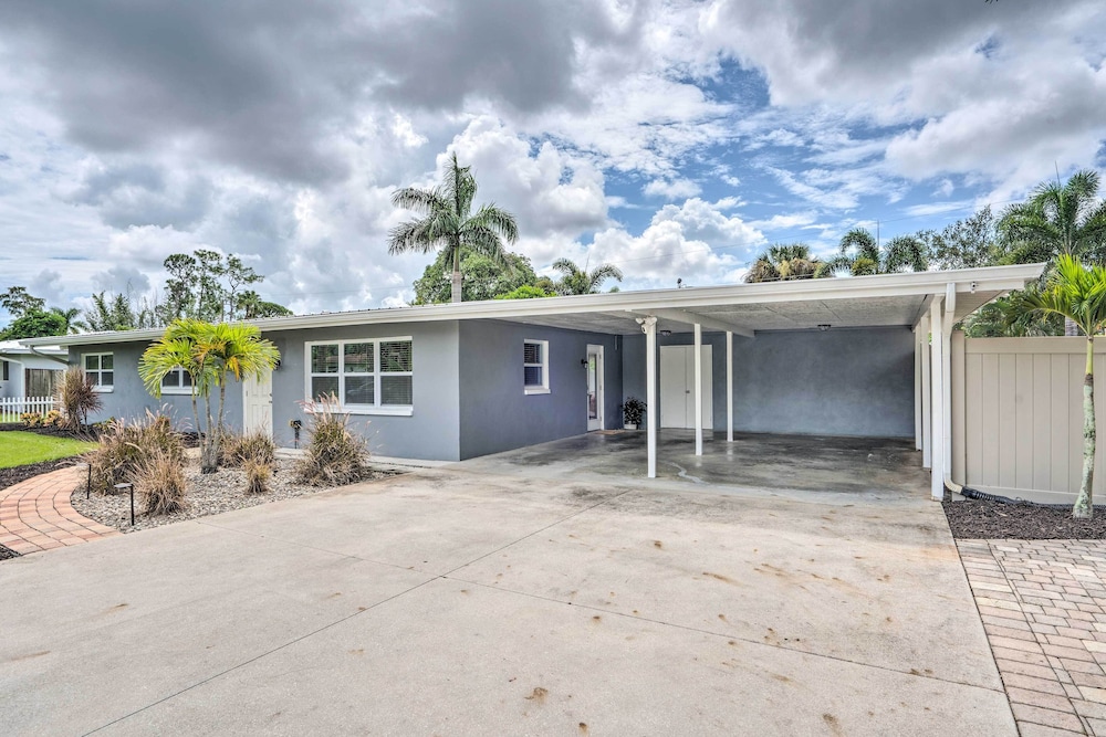 Colorful Fort Myers Home w/ Sunroom & Patio!