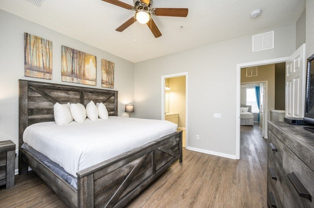 Epic Universe New Listing Beautiful Townhome, Vista Cay 4019