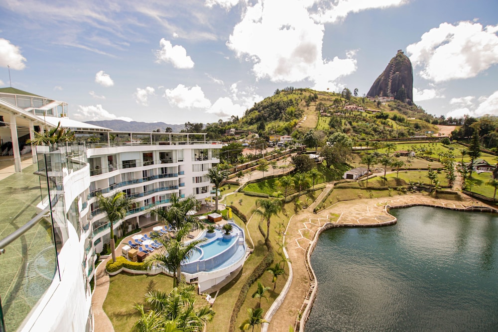 Hotel Los Recuerdos - Image 1