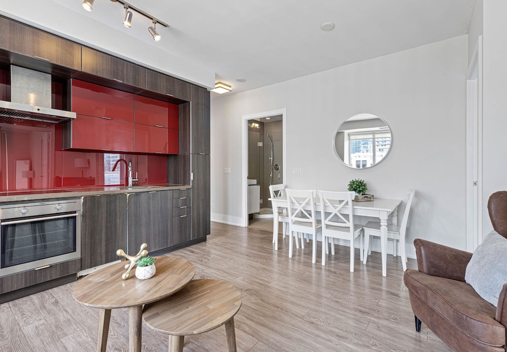 Applewood Suites - CN Tower & Convention