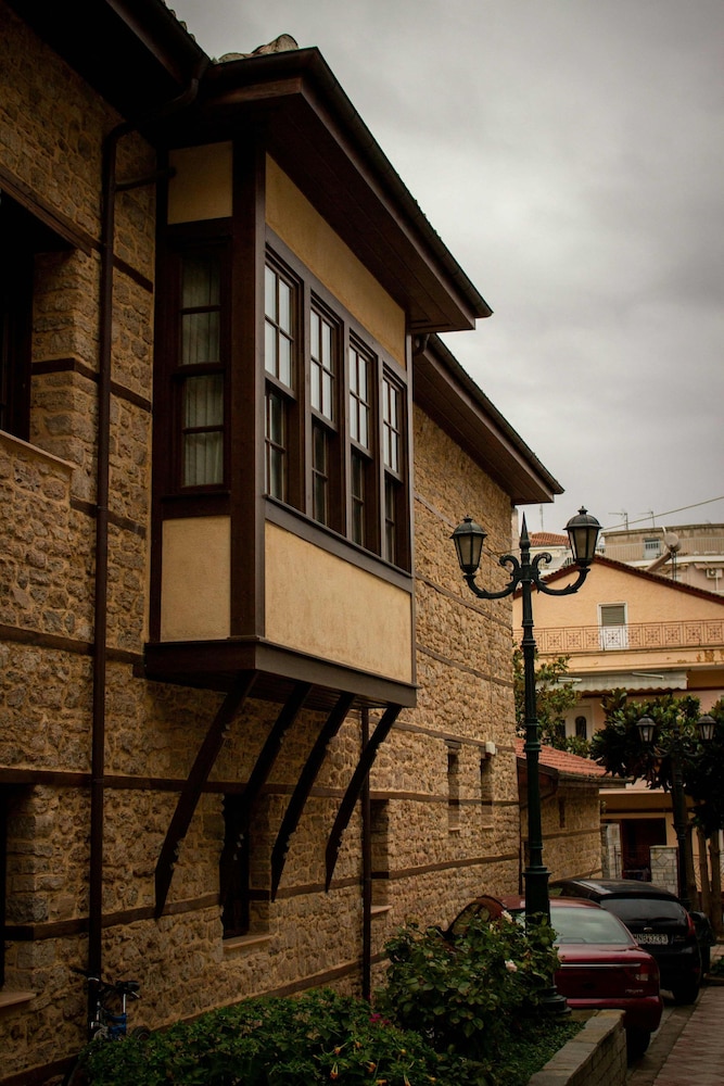 Kozani Central Nest - Homely Vibes