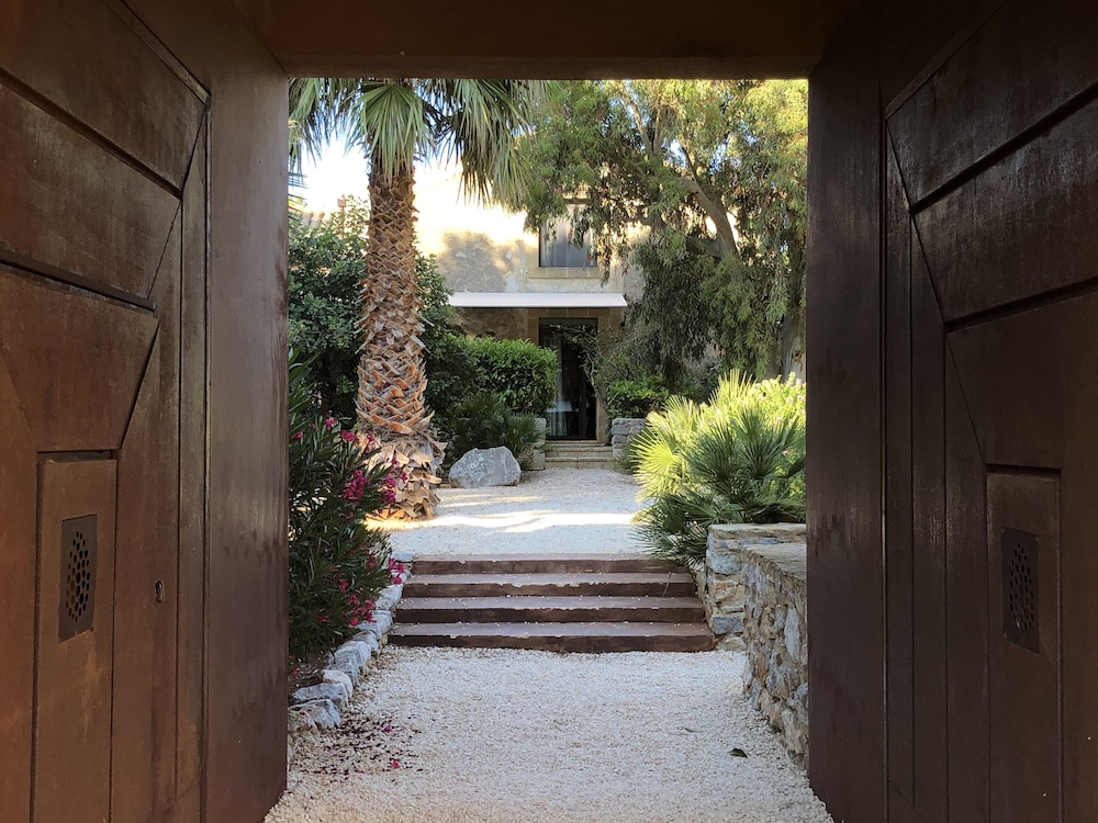 Hotel Baglio la Porta di San Gerardo - Image 1