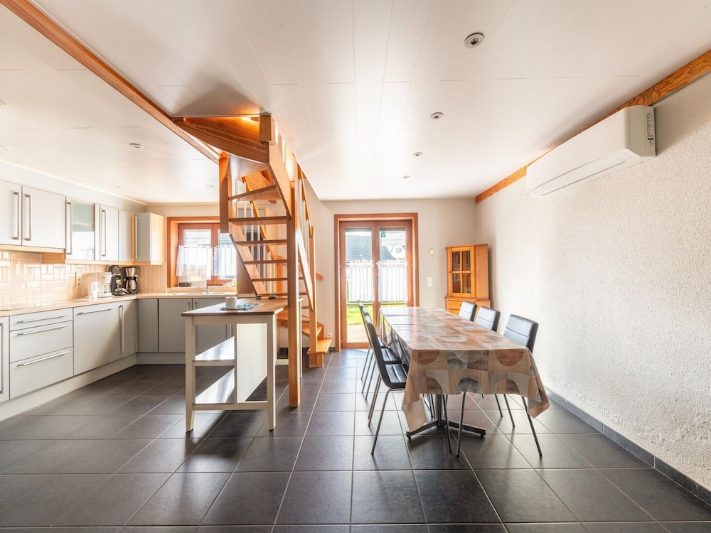Holiday Home Near Marina With Pool