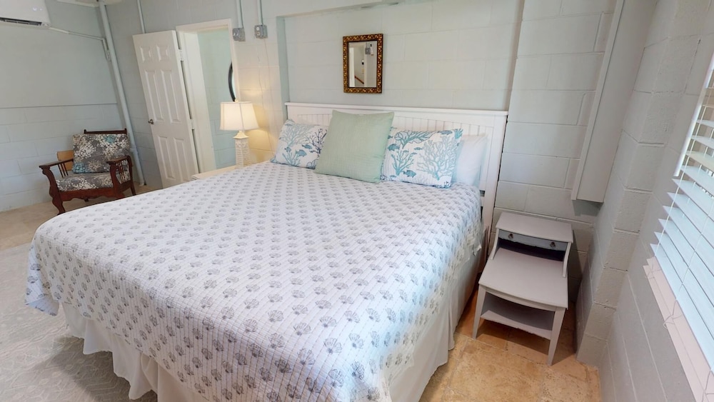 Peach on the Beach by Tybee Vacation Rentals