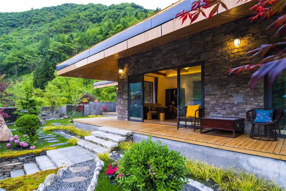 Summergarden Hotel