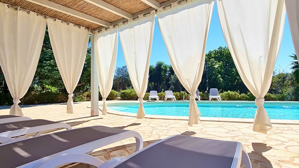 Villa Velisia - Con Ampia Piscina E Campo Da Gioco Privato