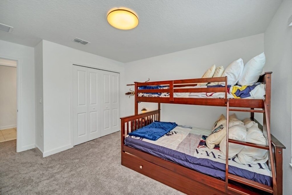 4228para 4 Bedroom Townhouse view 3