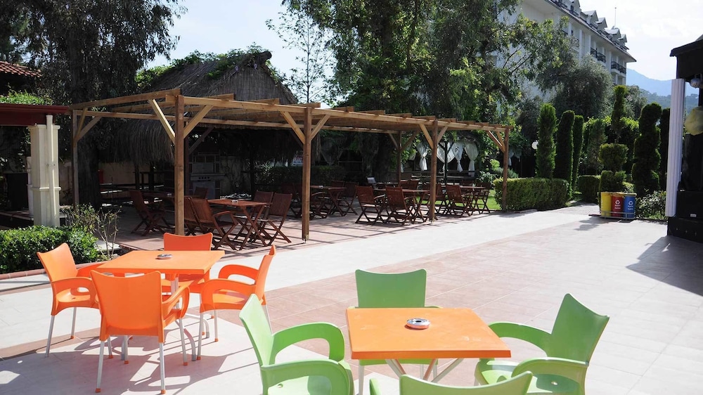 Lims Bona Dea Beach Hotel – All Inclusive