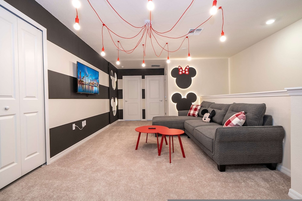 Luxury Private Pool Themed Rooms Close to Disney 1282