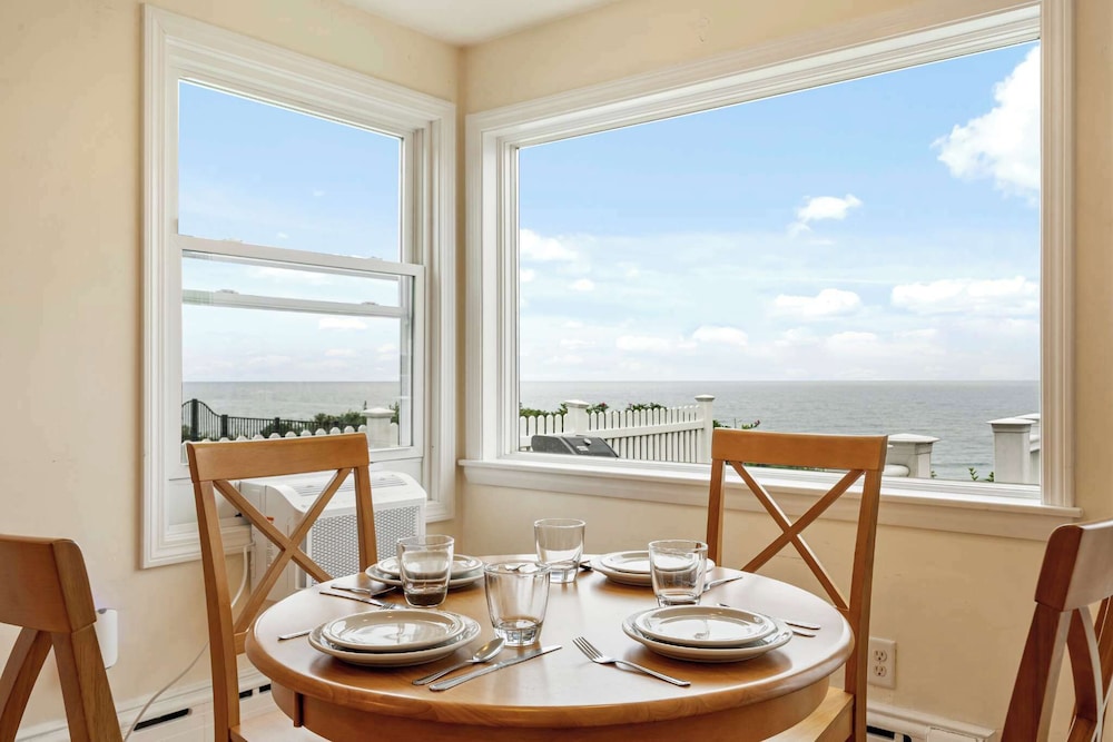 Oceanfront Ping Pong 1 Min Walk to Beach Pets Welcome
