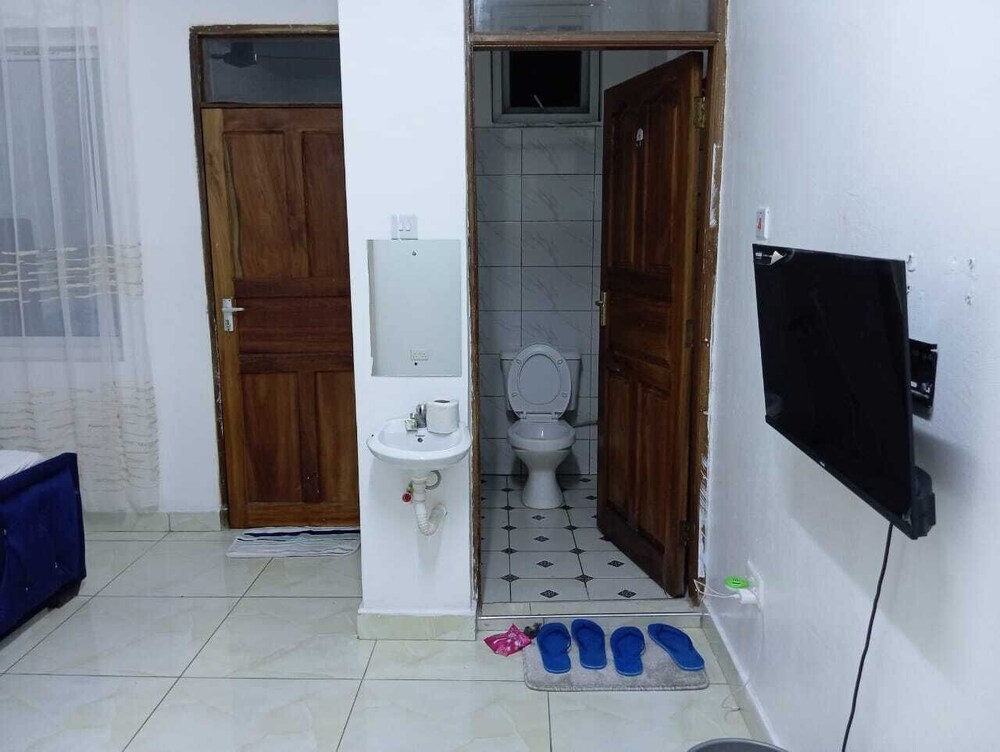 Lux Suites Rosavosa Apartments Bamburi