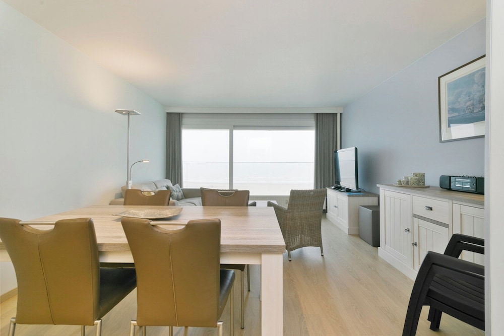 Flat in Blankenberge With Stunning Sea Views