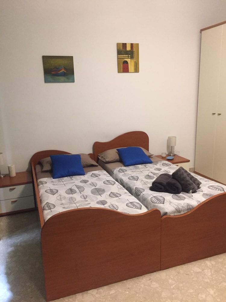 Maltese Rooms