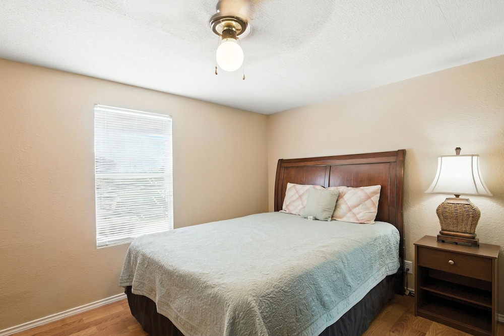 Desert Haven Cozy 2-Bedroom Mobile Home Near NMSU 2 Home