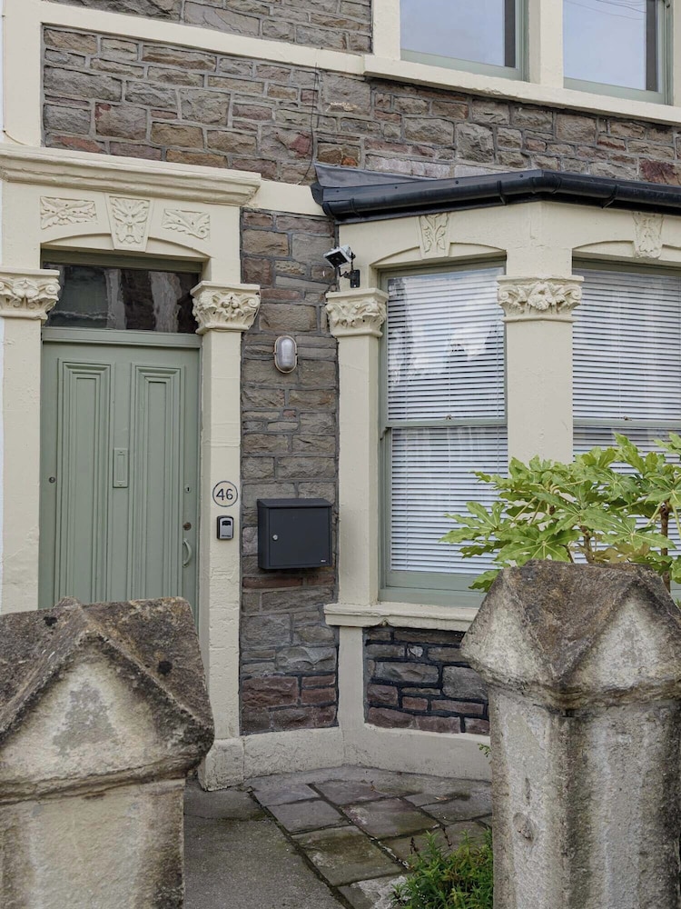 Beautiful 3 Bedroom Home in Bristol
