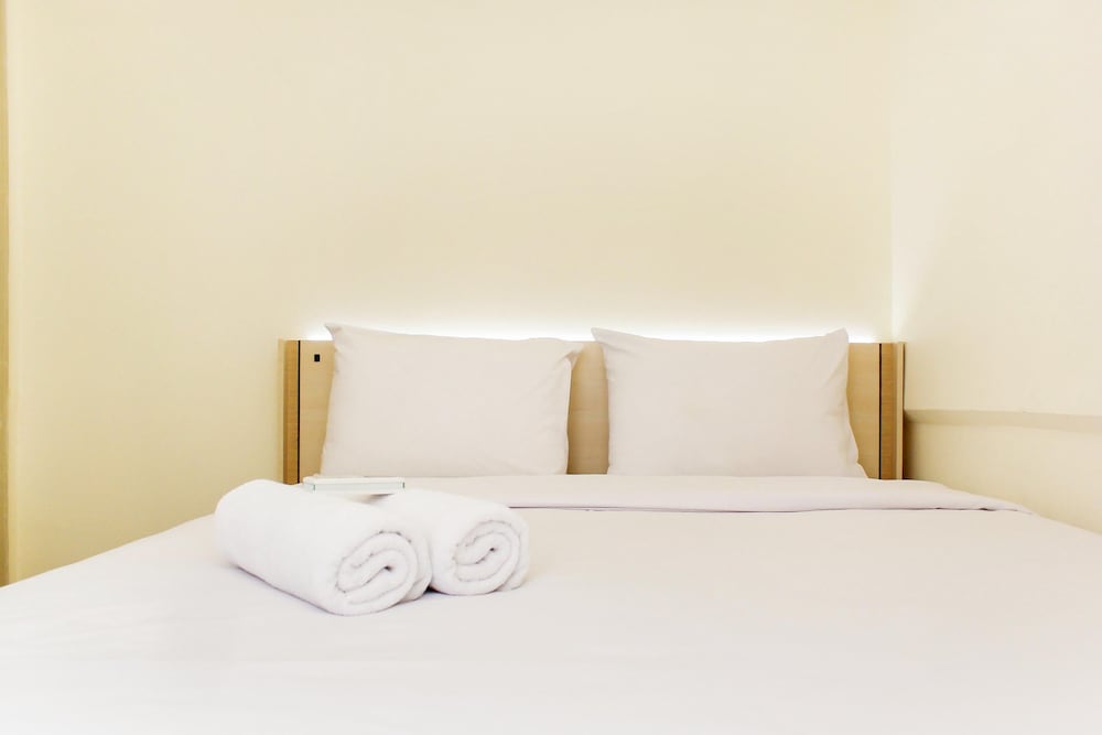 Well Appointed and Comfort 2BR at Meikarta Apartment view 4