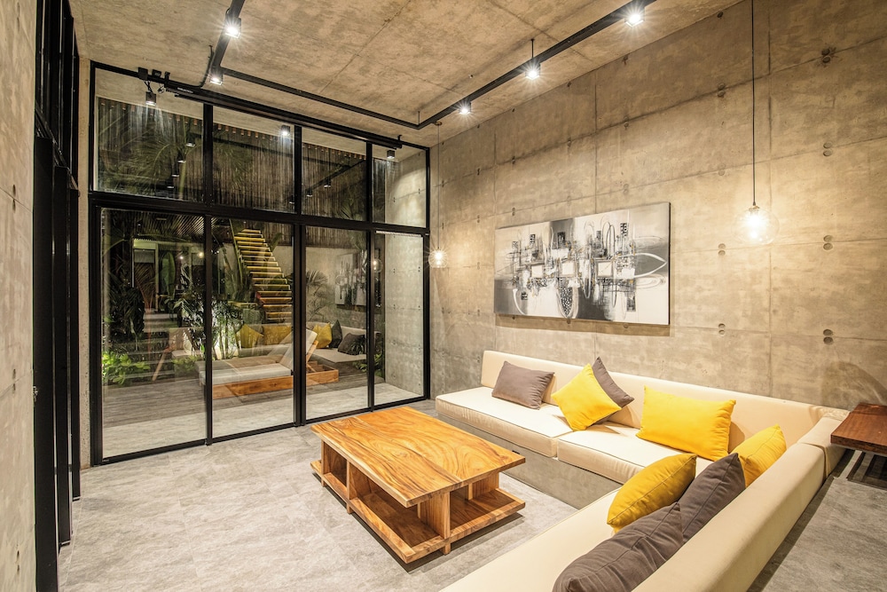 Modern 4BR Canggu Retreat Just 8mins to the Beach