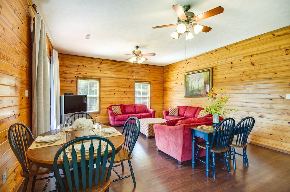 Cozy Summit Cabin w/ Hiking Trails Fishing Pond! - Property Image 18