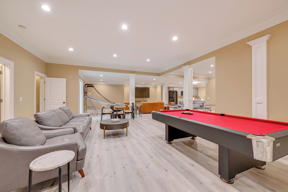Hike & Explore! Luxe Retreat Near Lake Norman
