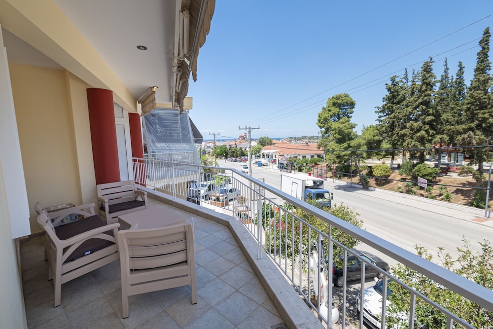 Theano Apartment by Rentalspro