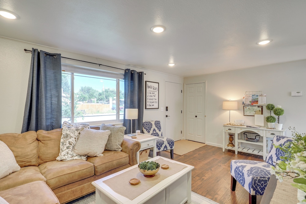 1 Mi to Main Street Vernal: Updated Home w/ Yard!