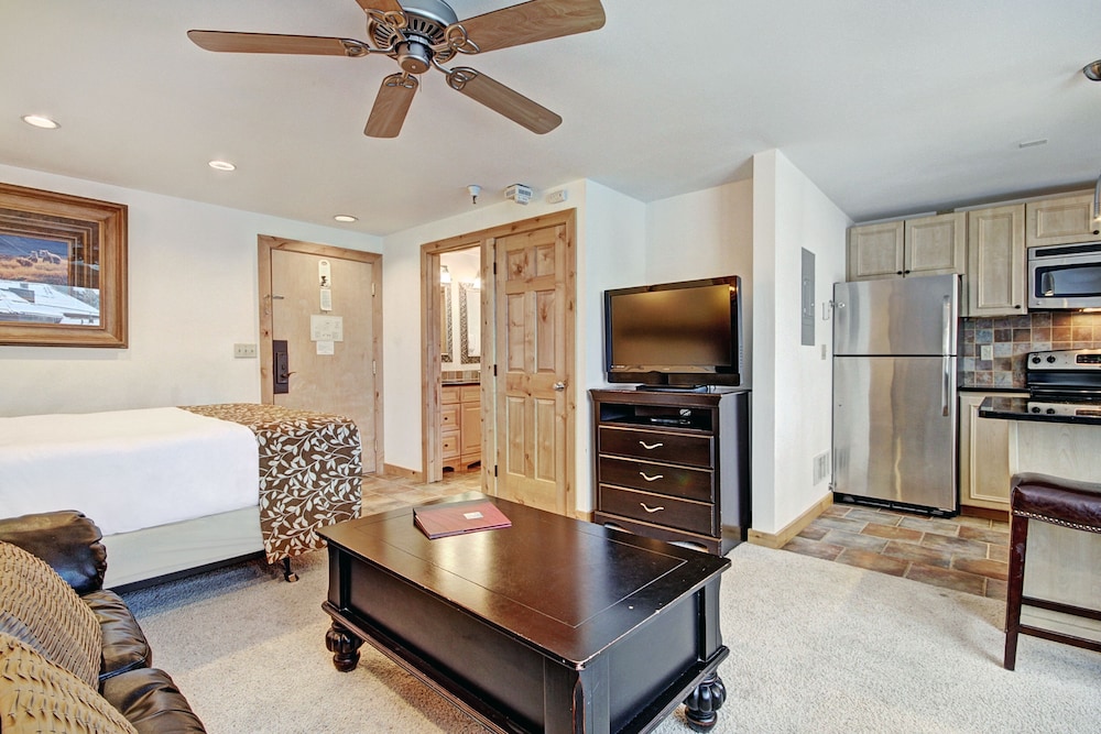 Ski-in/ski-out Studio W/snowy Alpine Views - Walk To Main St Studio Bedroom Condo by RedAwning