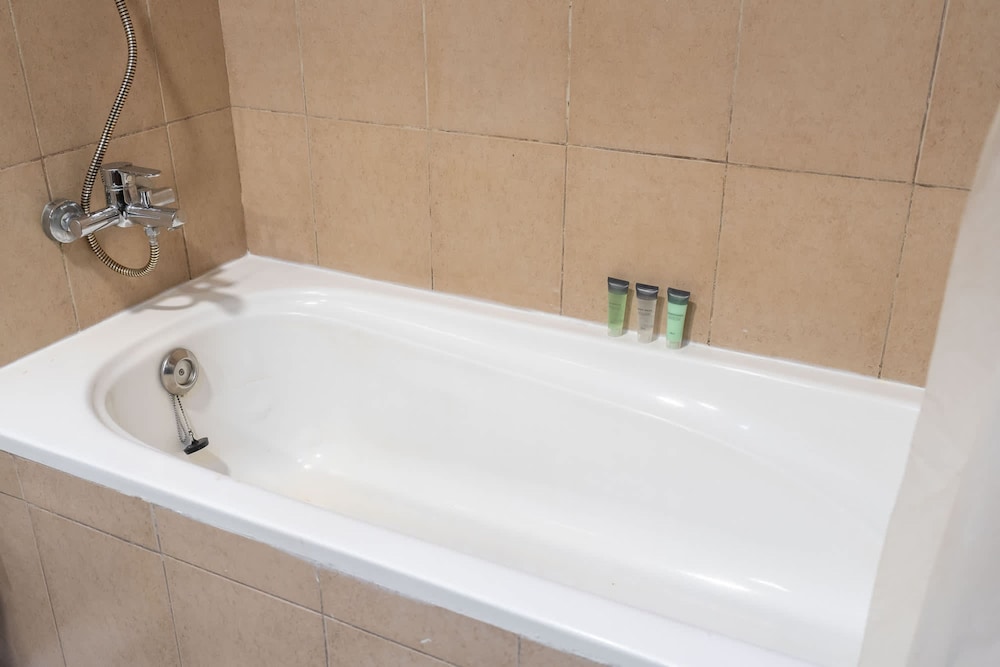 Charming Sun-filled 1-bedroom in Red Residence Dubai Sports City