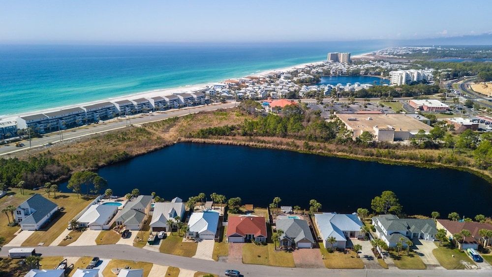 Lakeside Dream 4 Bedroom Home