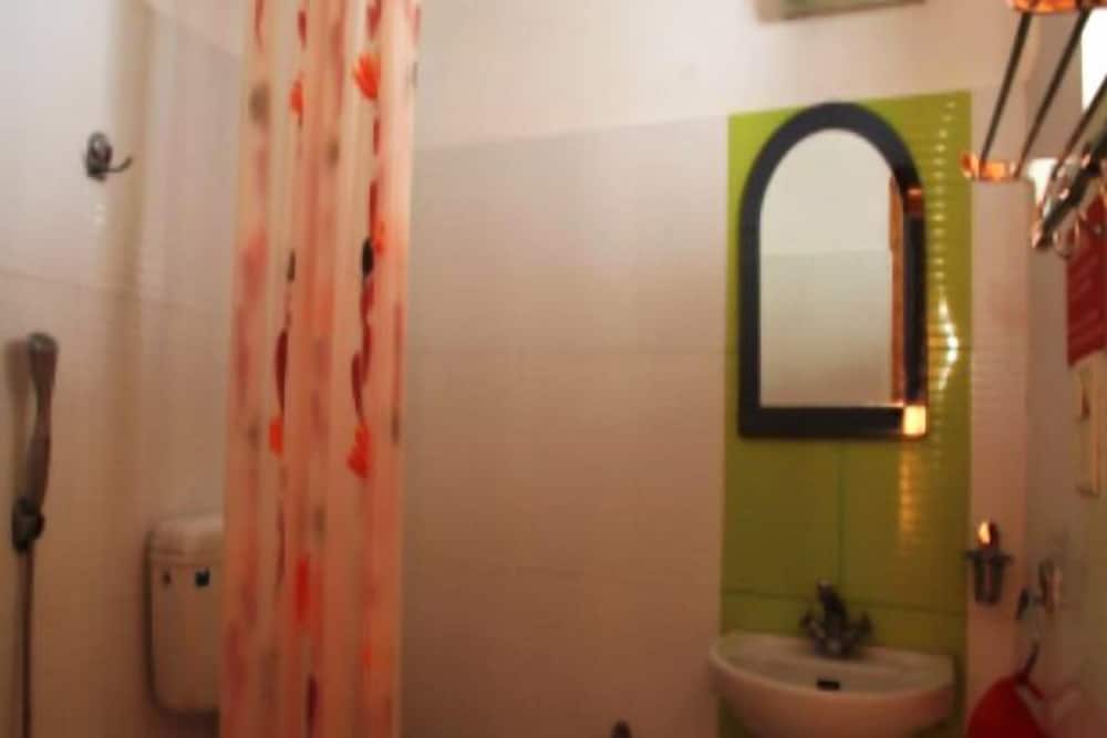 Nezer Homestay