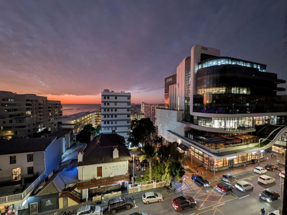 2 Bed Loft Sea Point Views