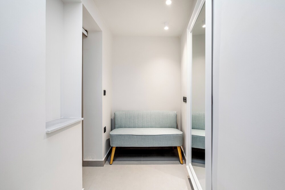 Plaka Clio Apartment by A&A Residencies