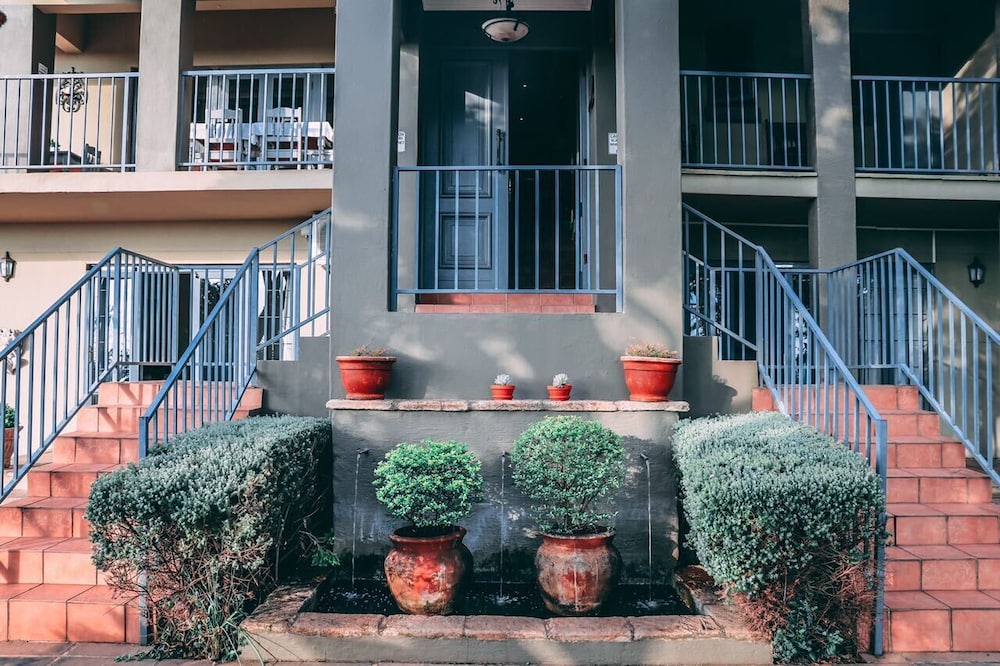 Amoris Guest House - Waterkloof Ridge