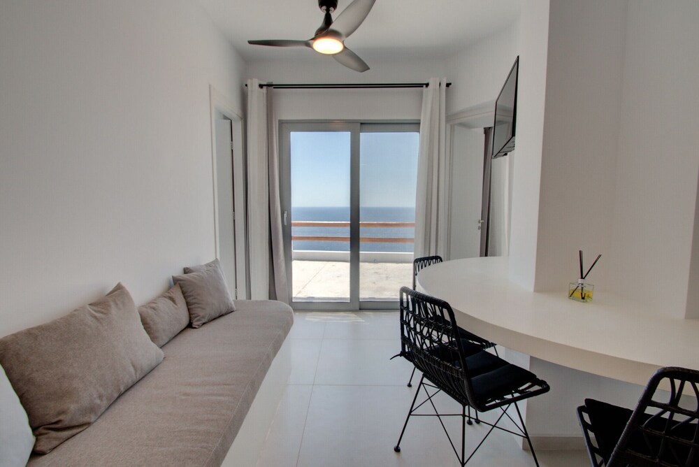 Pyrgos Exclusive Villas