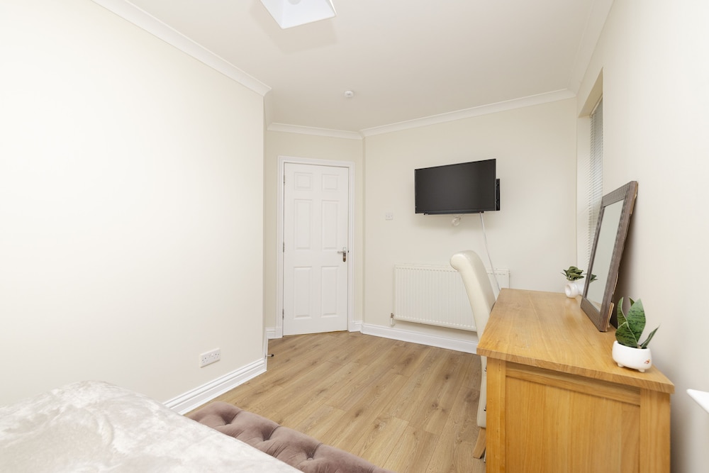 JOIVY Elegant Flat Near Fountain Park view 4