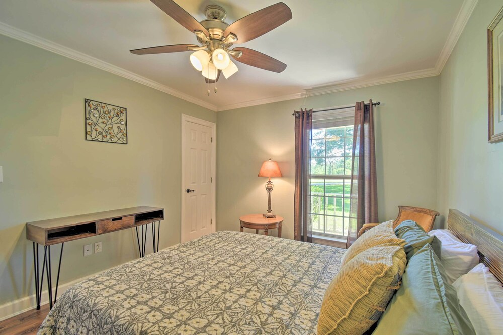 Peaceful Fairhope Cottage w/ Covered Patio! view 3