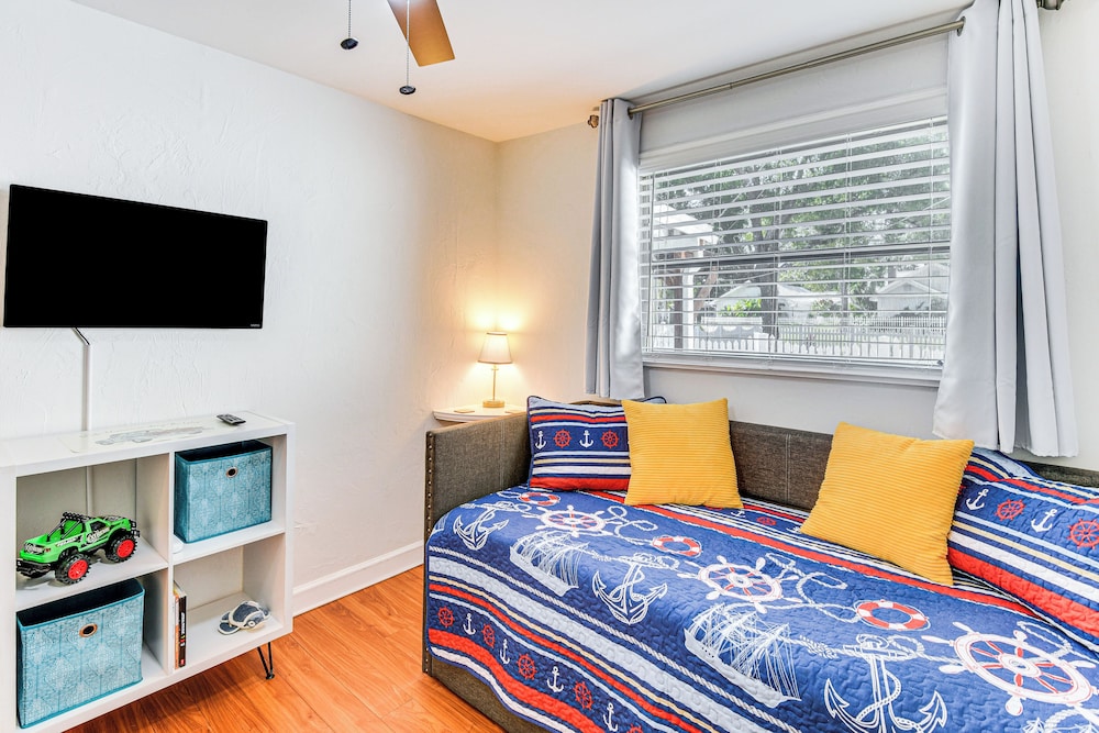 Dog-friendly Daytona Beach Cottage w/ Patio!