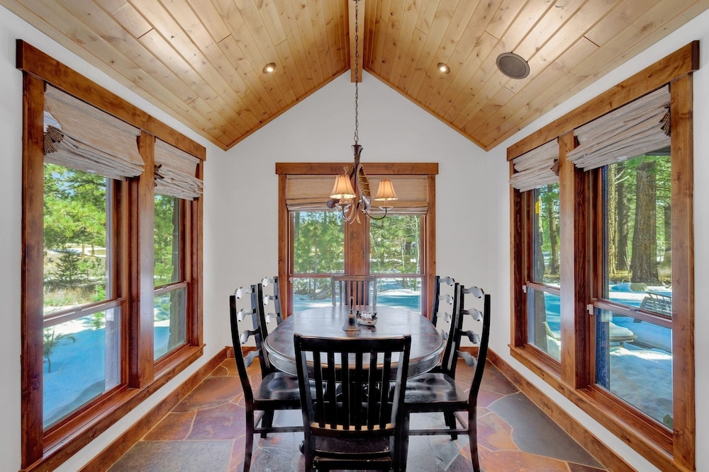 4br Cabin W/ Hot Tub Ultimate Truckee Escape 4 Bedroom Cabin