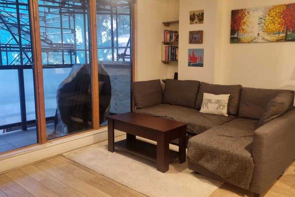 Cosy and Stylish 1bedroom Flat w/ Balcony, Camberwell!
