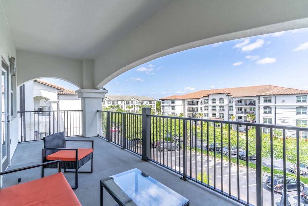 4012 Vista Cay