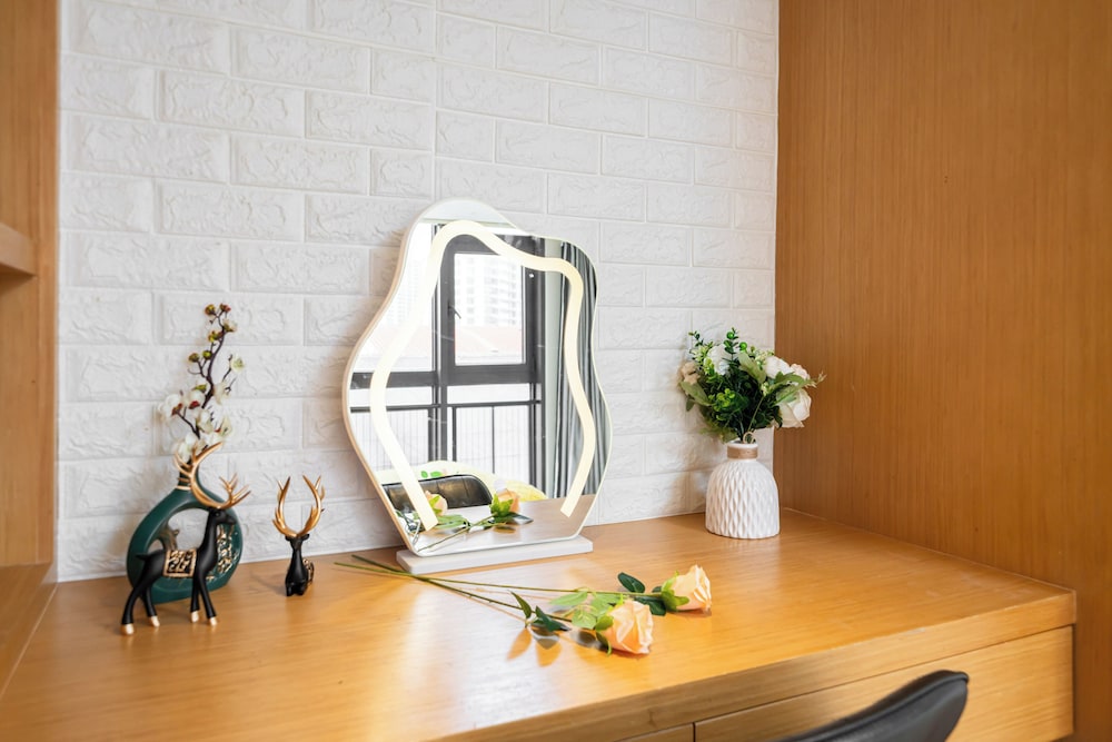 Shanghai Hills & Wanye Prime Stay