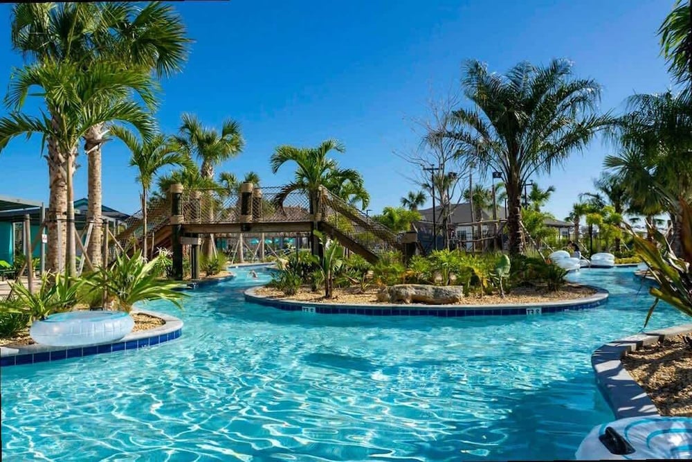 Mins to Disney Walk to Lazy River Resort Pool