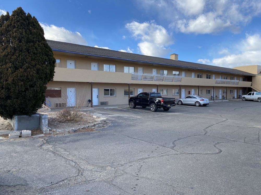 Four Corners Inn