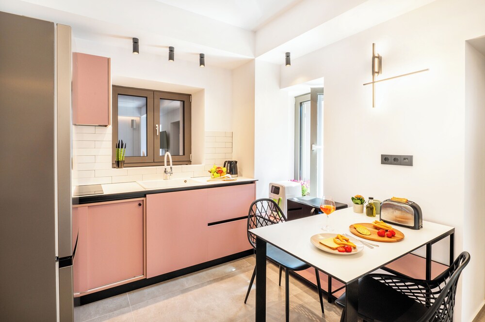 Cardamilia Suites