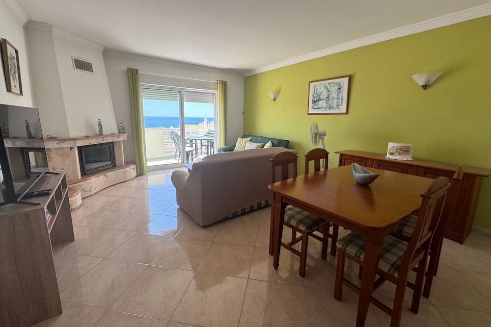 Central Old Town Albufeira Apartment